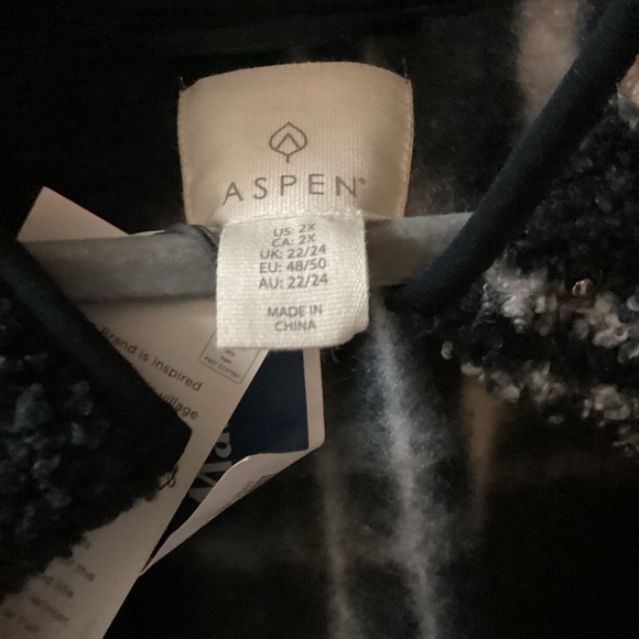 Women’s Sweater Coat- Size 2X- Black/beige-NWT-snap buttons - Picture 7 of 8